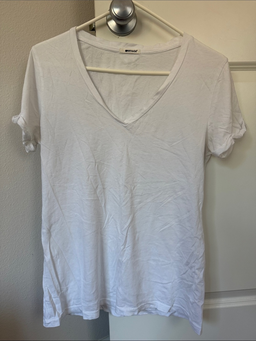 LA Made v neck tee S